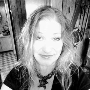 Meet your Posher, Stacy